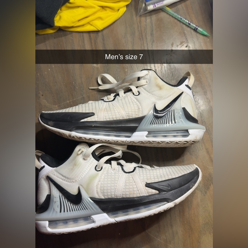 Nike Black and White Athletic Shoes with Air Max Cushioning